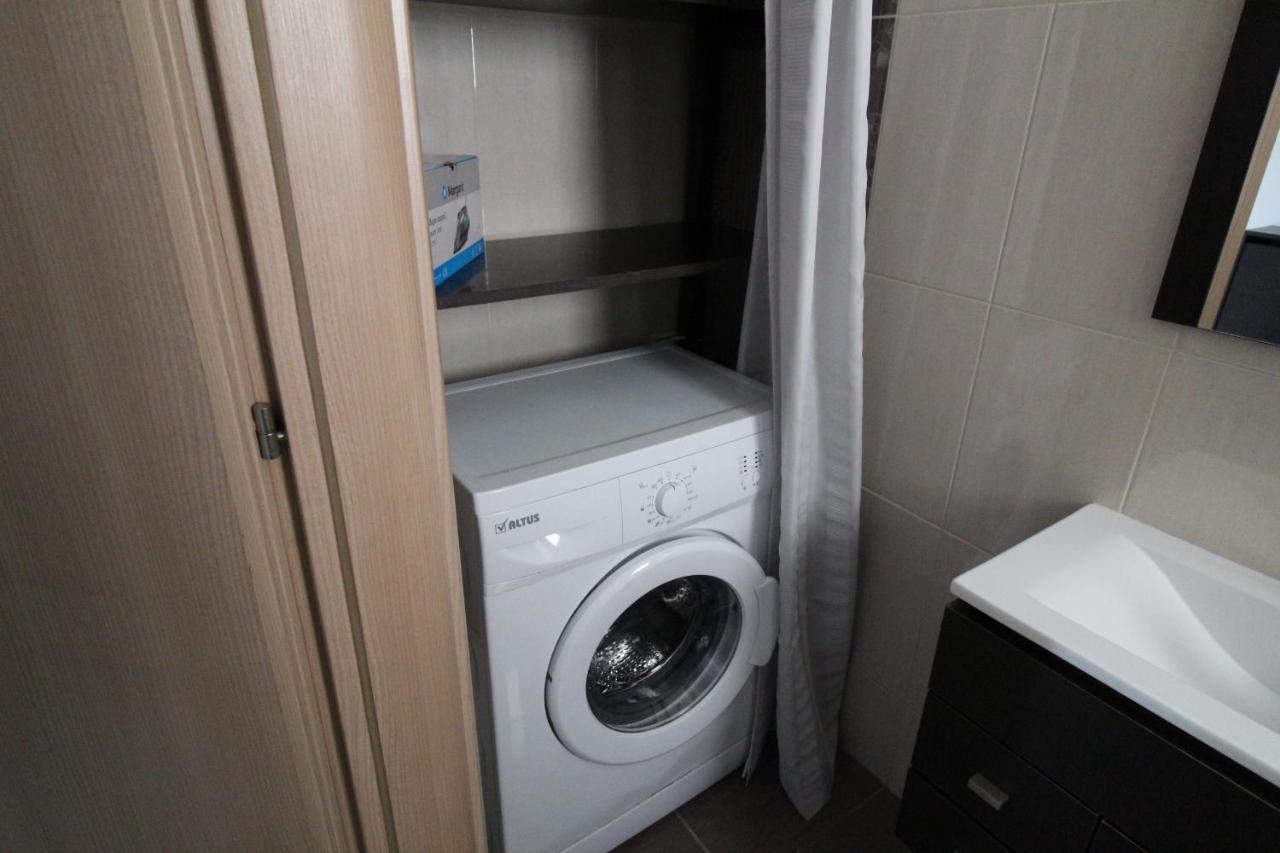 Lovely 2-Bedroom Apartment Atina Dış mekan fotoğraf