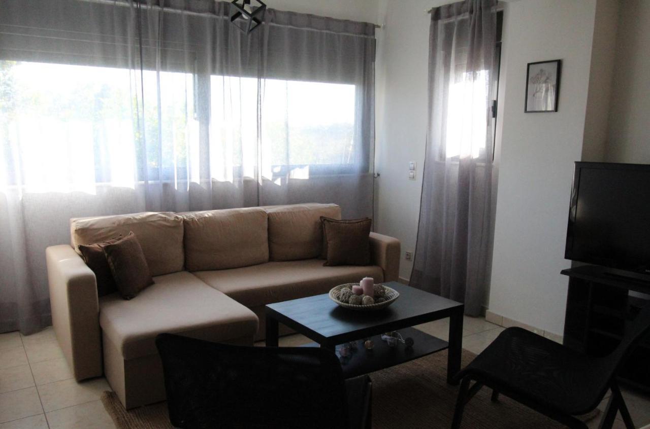 Lovely 2-Bedroom Apartment Atina Dış mekan fotoğraf