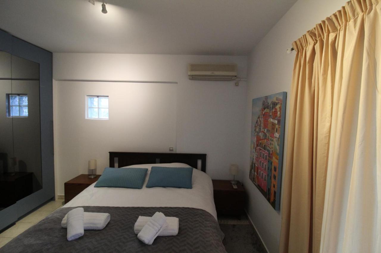 Lovely 2-Bedroom Apartment Atina Dış mekan fotoğraf