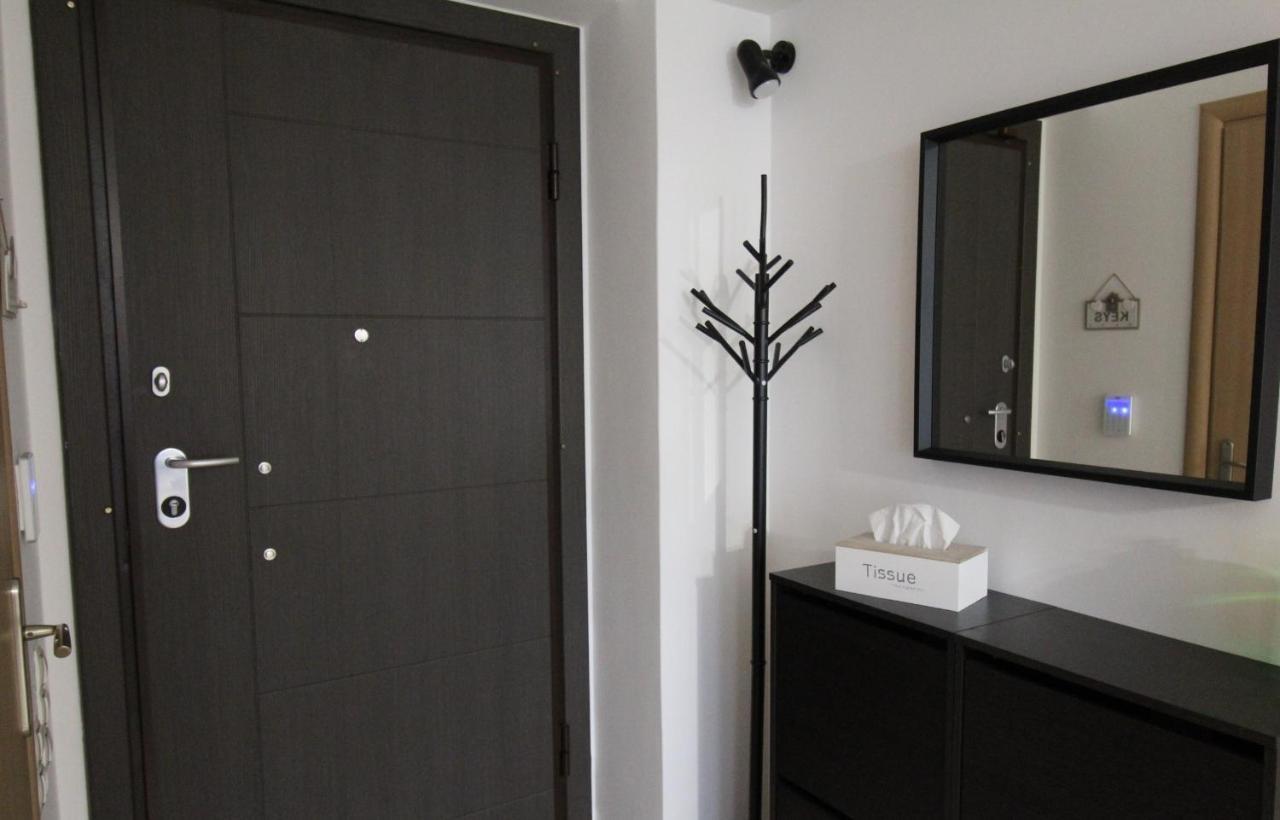 Lovely 2-Bedroom Apartment Atina Dış mekan fotoğraf