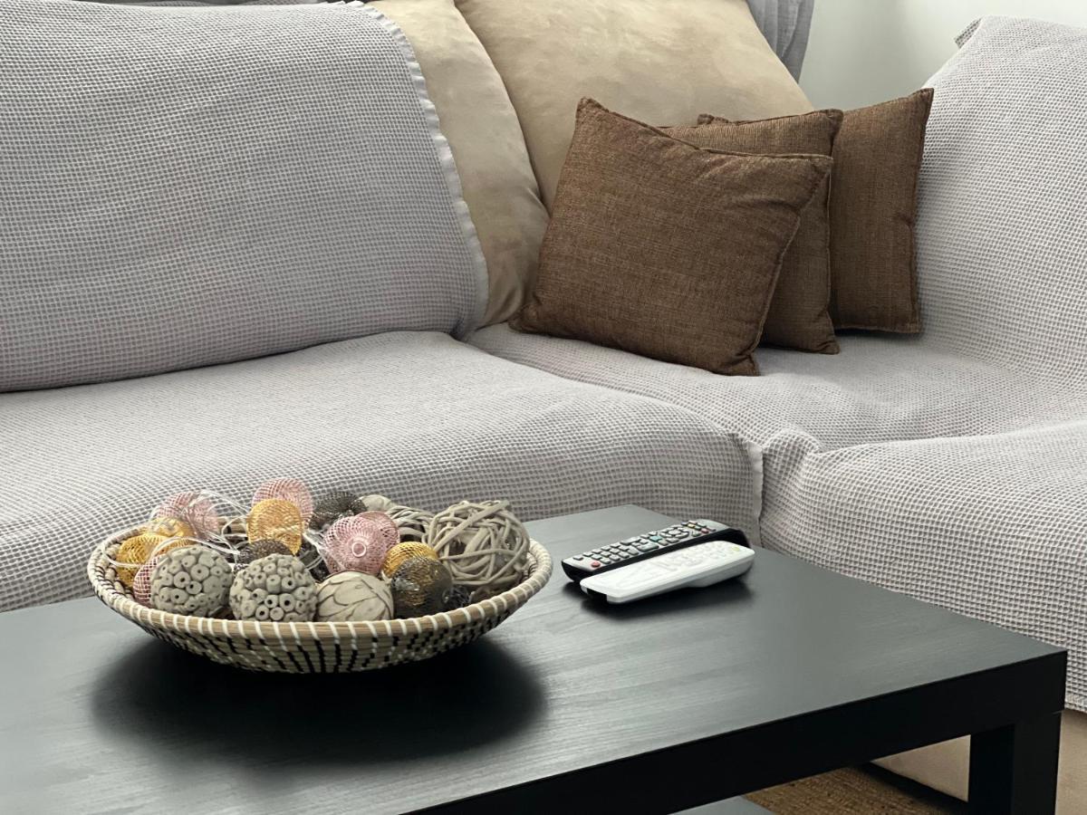 Lovely 2-Bedroom Apartment Atina Dış mekan fotoğraf